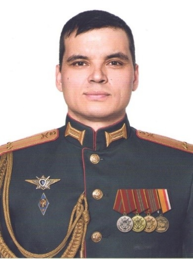 Командир зенитного ракетного дивизиона подполковник Альберт Усманов
