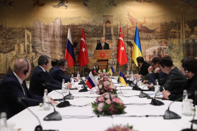 Президент Турции Реджеп Эрдоган перед началом российско-украинских переговоров в Стамбуле 