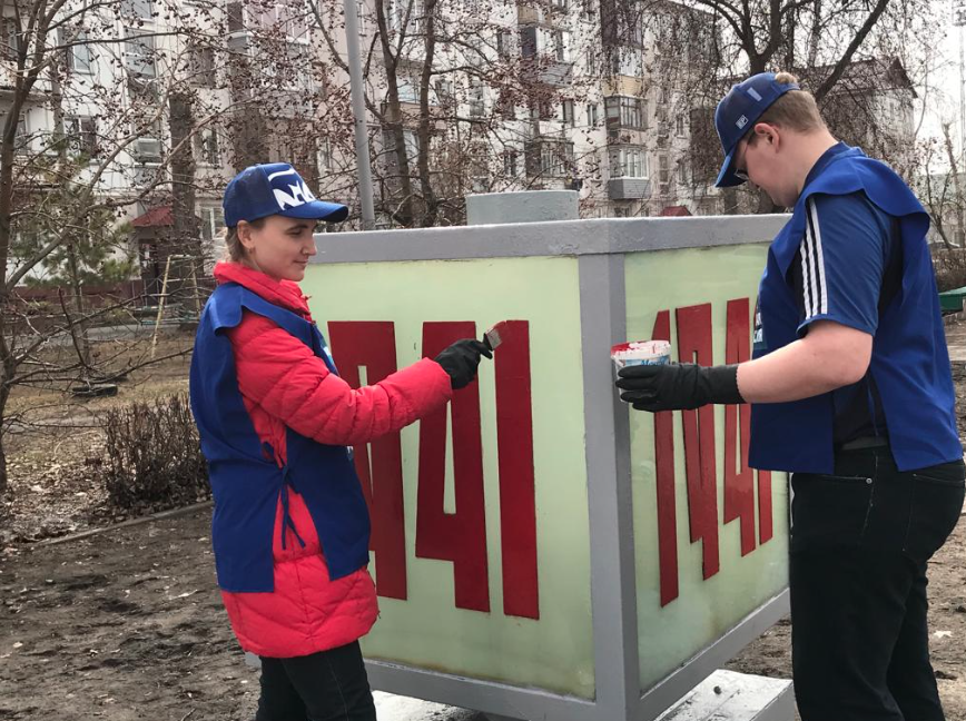 «Единая Россия» в Бийске взяла на себя восстановление поврежденного вандалами мемориала Победы в Великой Отечественной войне