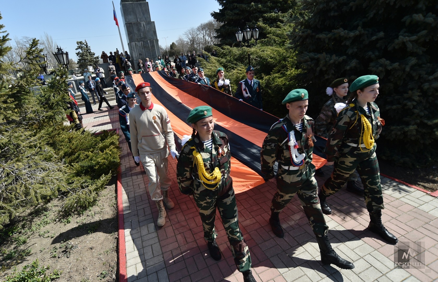 Торжественная церемония в сквере Славы в Керчи