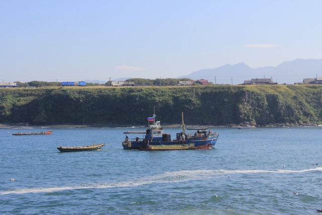 Российские рыбаки рядом с островом Итуруп. Бухта Оля