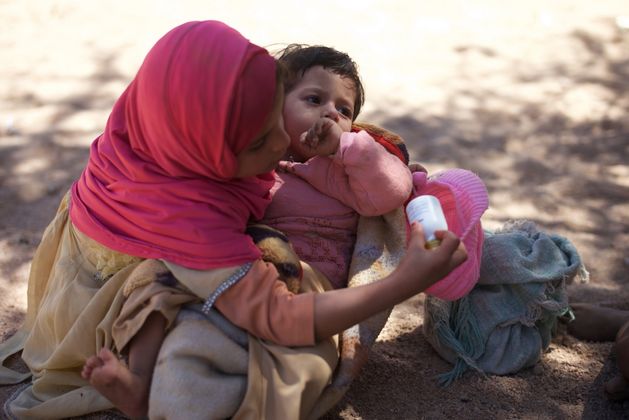 Йемен. Голодные мать с ребёнком