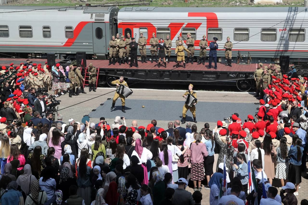 день победы поезд