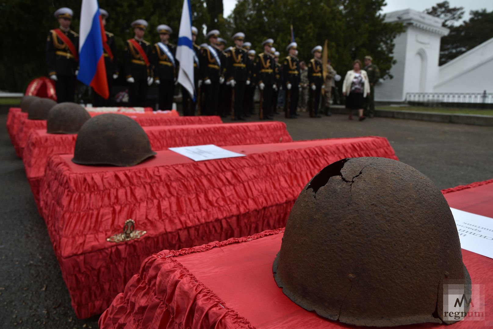 Церемония перезахоронения останков советских бойцов, погибших в годы Великой Отечественной войны