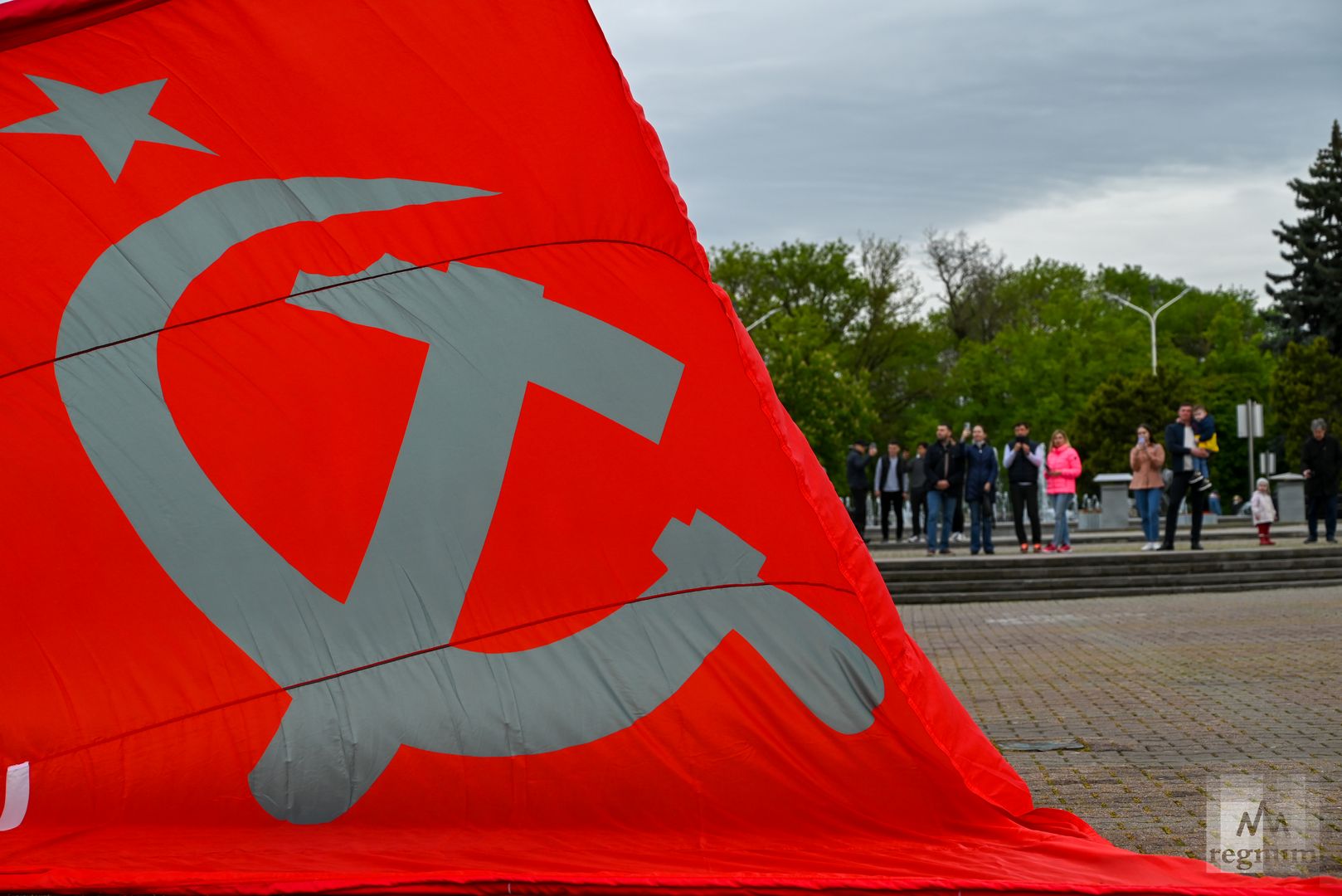 Кадыров: в центре Лисичанска водрузили Знамя Победы - ИА REGNUM