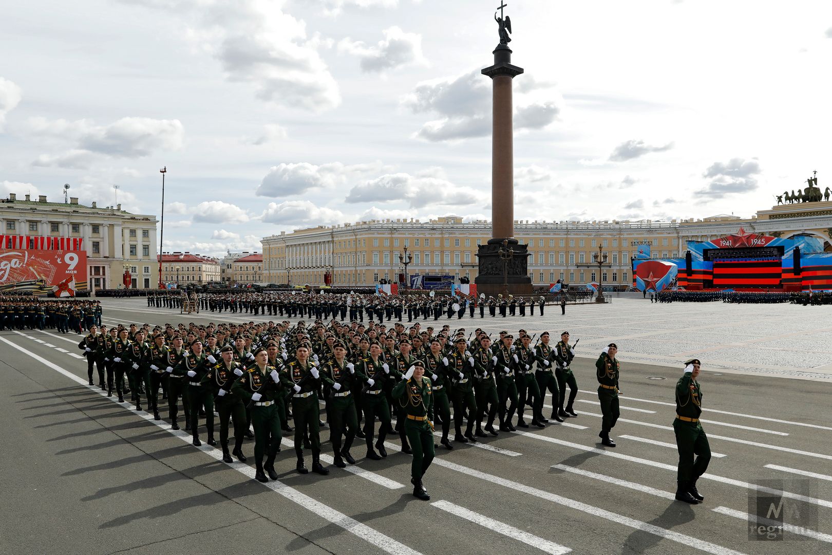 Парад 9 мая спб. Парад в Петербурге. Парад Победы в Питере. Фото с парада в Питере.