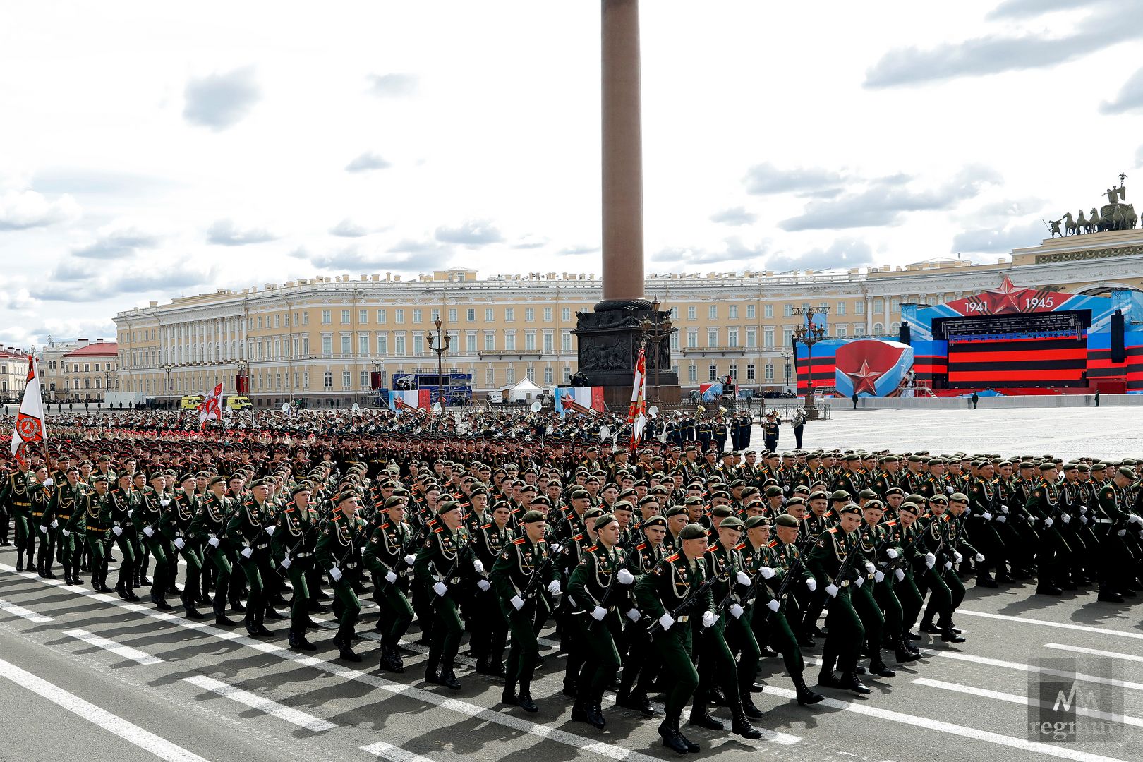 Парад 9 мая 2022 года в Санкт-Петербурге на Дворцовой площади