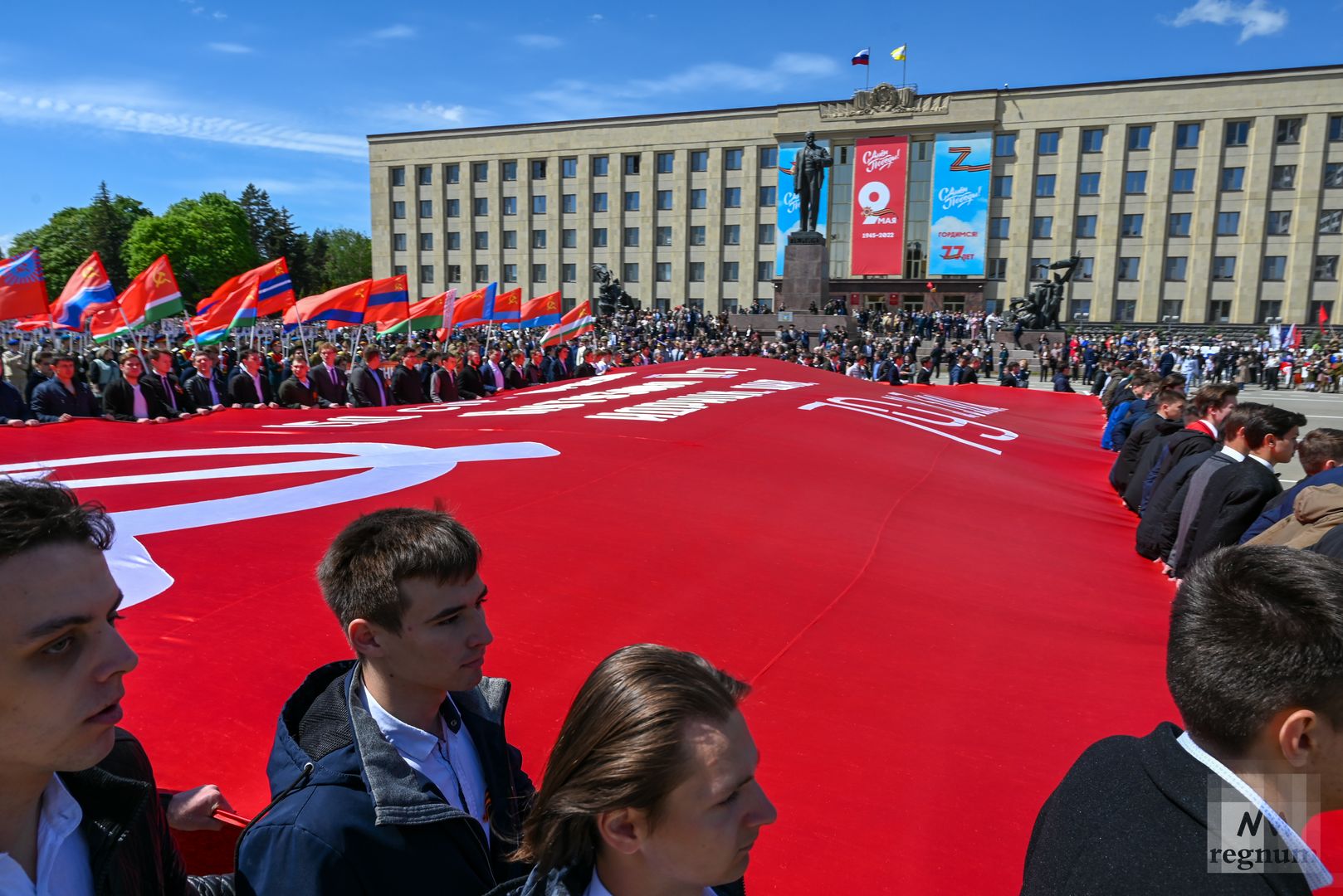 Знамя Победы на Бессмертном полку