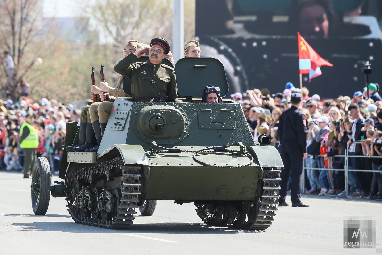 Погода верхняя пышма май 2024. Парад в верхней Пышме 2024. Парад в верхней Пышме 2015. Т-26 на параде. Репетиция парада в верхней Пышме.