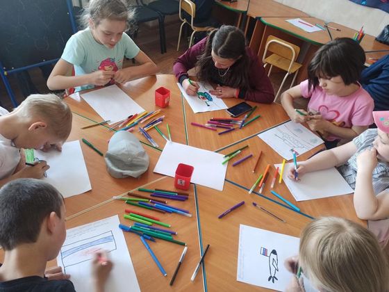 Дети пишут письма российским военнослужащим