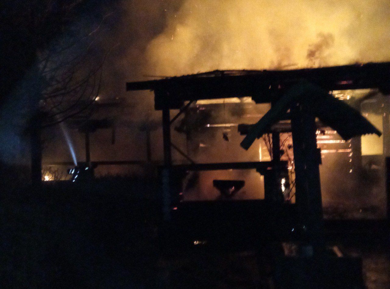 Барнаул. Пожар в парке семейного отдыха «Эдельвейс»: наиболее вероятной причиной пожара явился поджог
