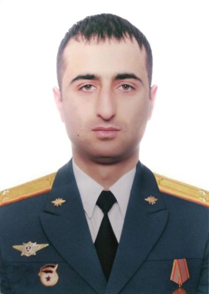 Начальник связи мотострелковой бригады подполковник Павлик Мартиросян