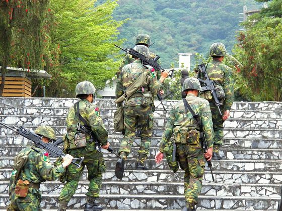 Солдаты командования обороны Хуалянь-Тайтун. Тайвань