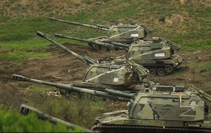 Российские артиллеристы в ходе специальной военной операции выполняют огневые задачи по уничтожению укреплений и бронетехники противника