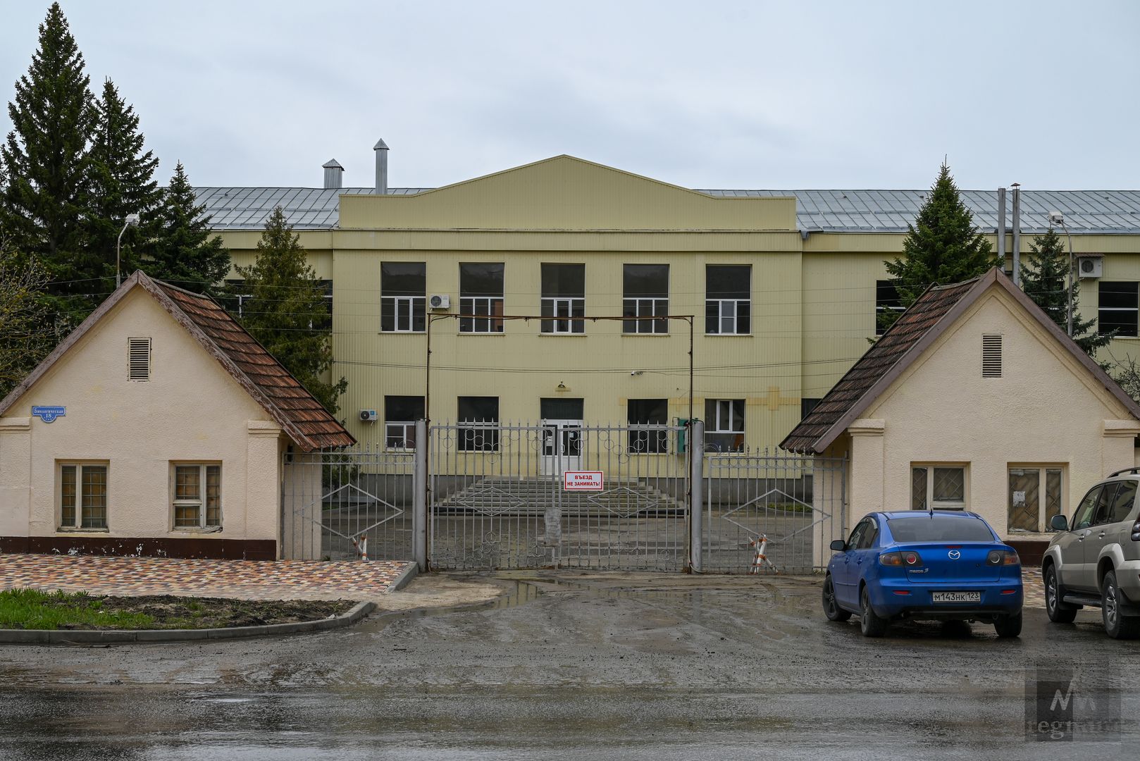 Здание на территории ставропольской биофабрики