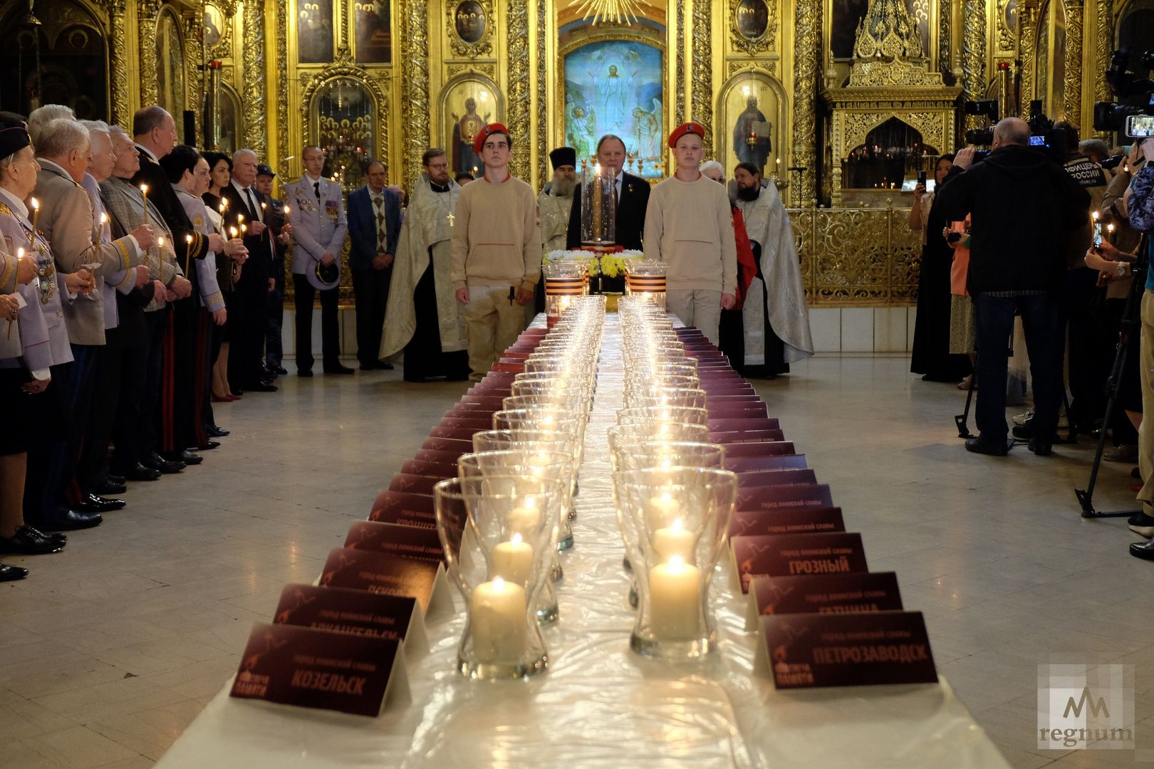 Акция «Свеча памяти» в Елоховском Богоявленском кафедральном соборе