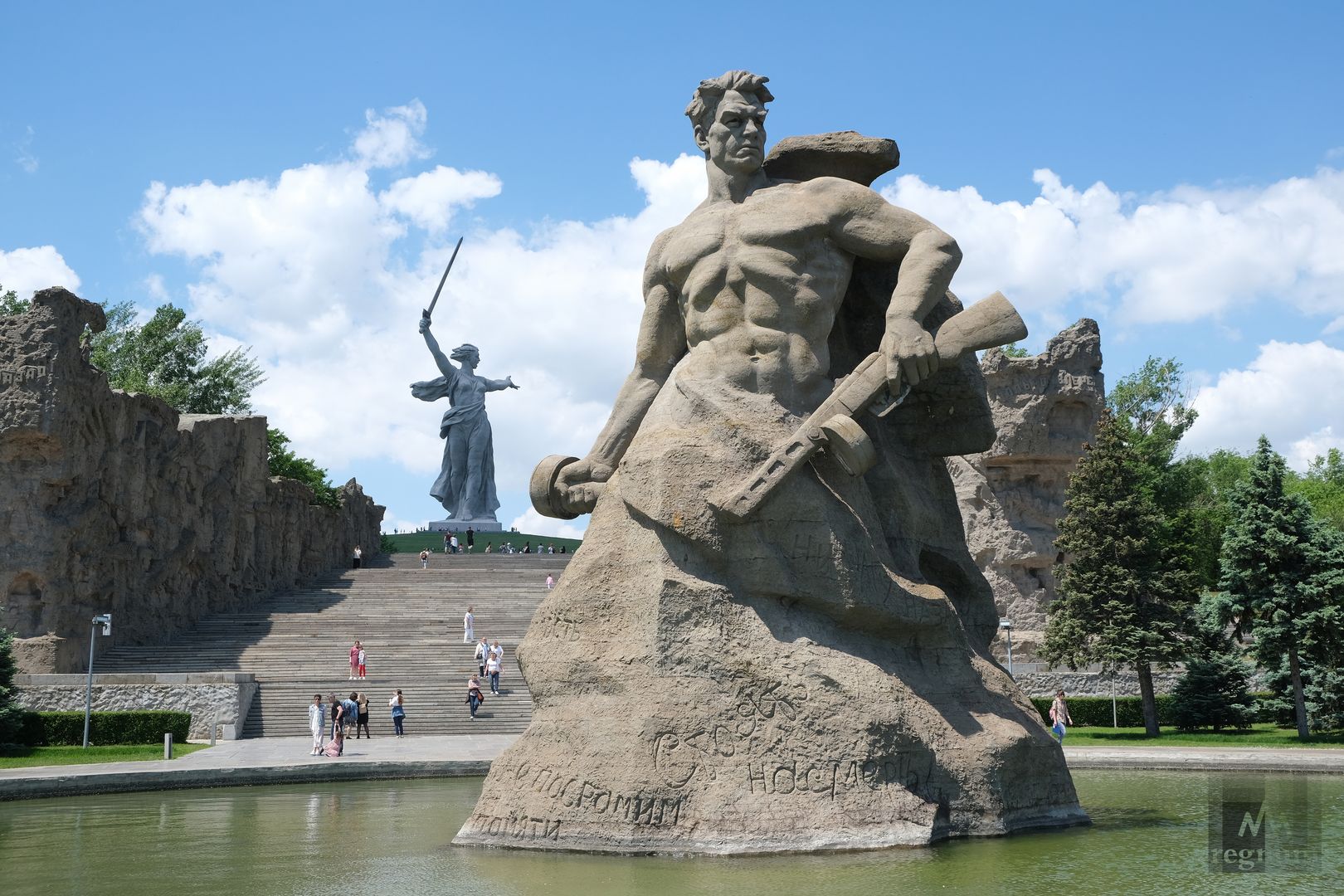 Памятник стоять насмерть в Волгограде