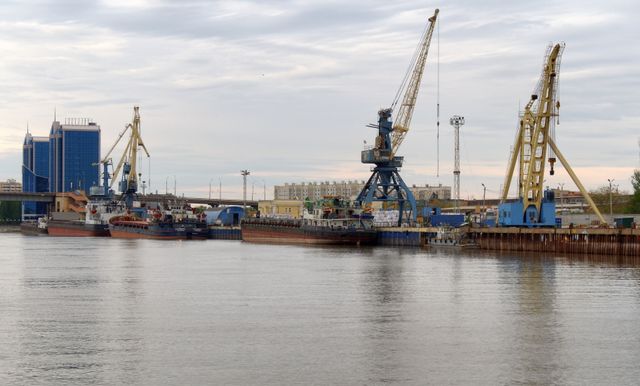 Порт Астрахань