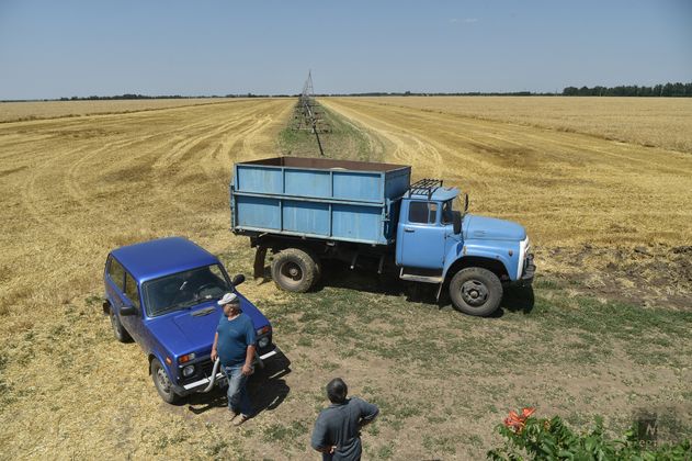 Уборка зерновых в Мелитопольском районе