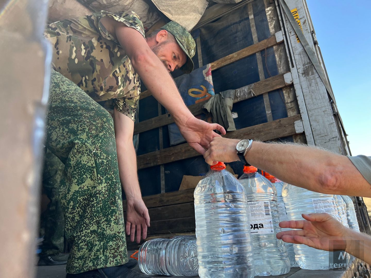 Питьевая вода необходима бойцам на боевых рубежах