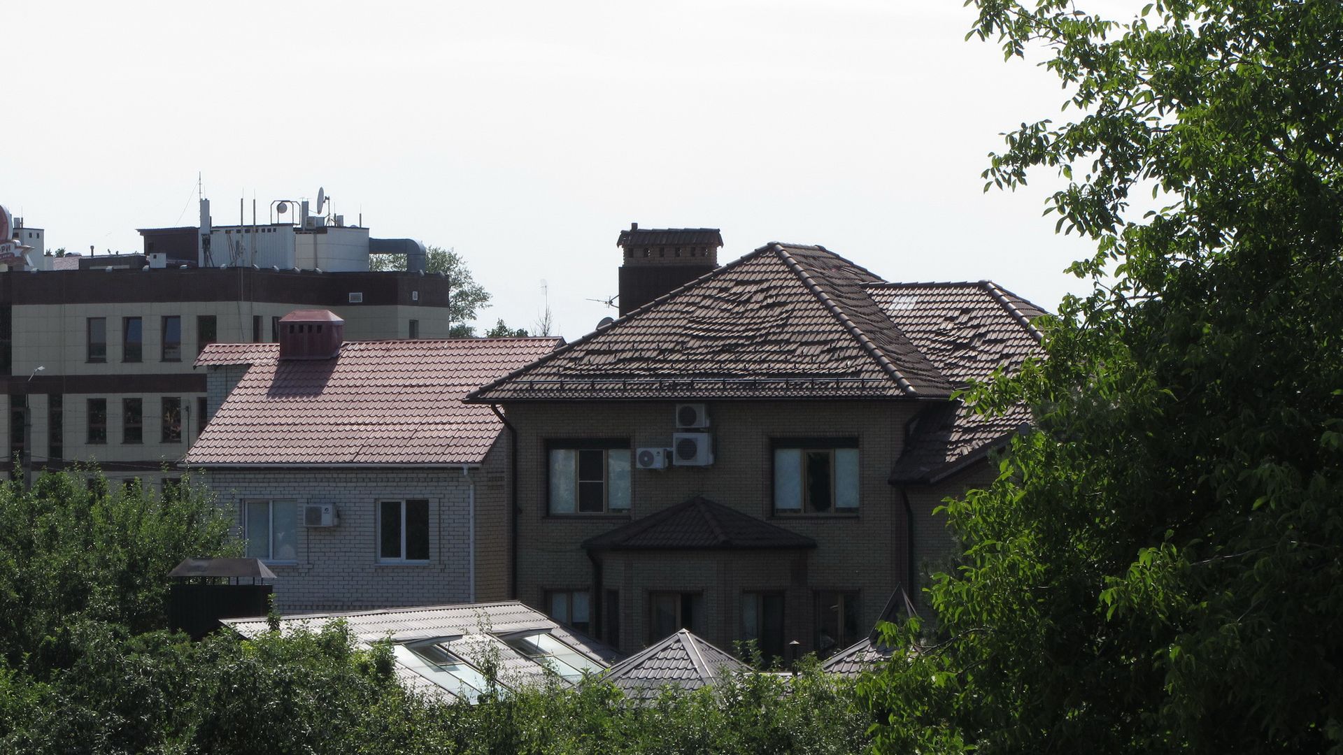 Повреждена крыша у частного дома. Белгород, 03.07.2022 г.