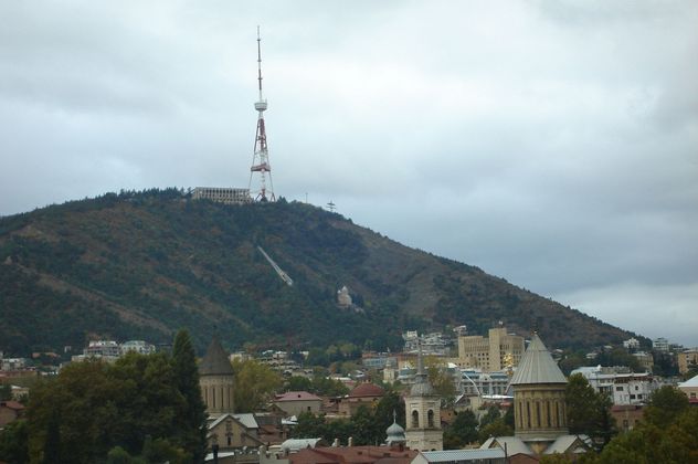 Телебашня на горе Мтацминда. Тбилиси