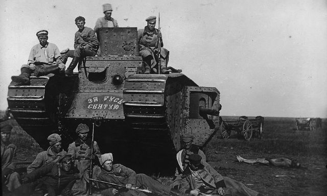 Танк Mark IV британского производства, использовавшийся Белой армией, захвачен 14 октября 1920 г. на Каховском плацдарме