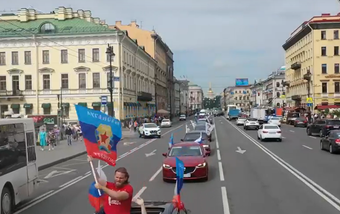 Автопробег в поддержку ЛНР в Санкт-Петербурге. Цитата из видео https://vk.com/spbvolrota?w=wall-105271467_3084