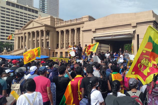 Антиправительственная акция протеста на Шри-Ланке в связи с экономическим кризисом в стране