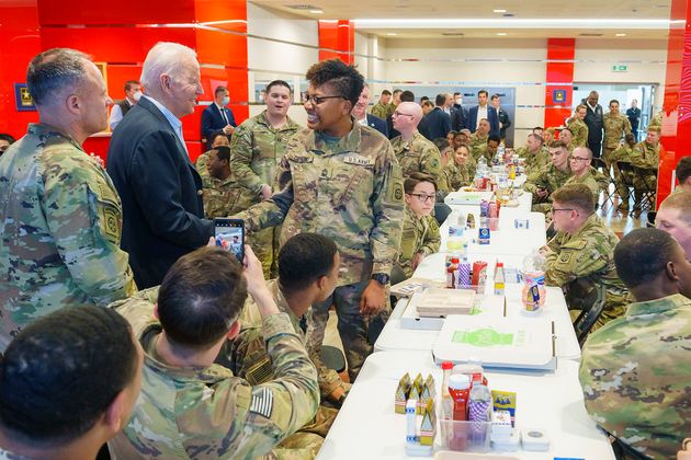 Джо Байден на встрече с военнослужащими армии США