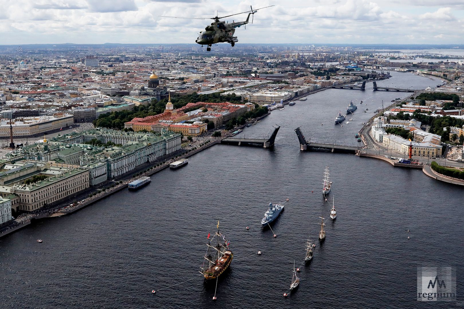 Генеральная репетиция Главного военно-морского парада в Санкт-Петербурге