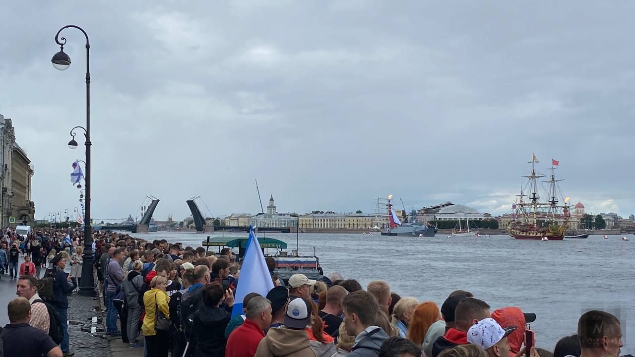 Где проходит день вмф в санкт петербурге. ВМФ В Санкт-Петербурге 2022. День ВМФ В Санкт-Петербурге 2022. Морской парад в Санкт-Петербурге 2022. Парад ВМФ В Питере.