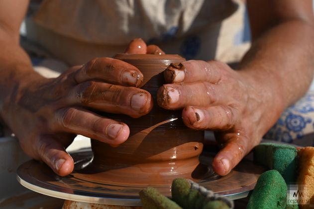 Процесс создания кувшина