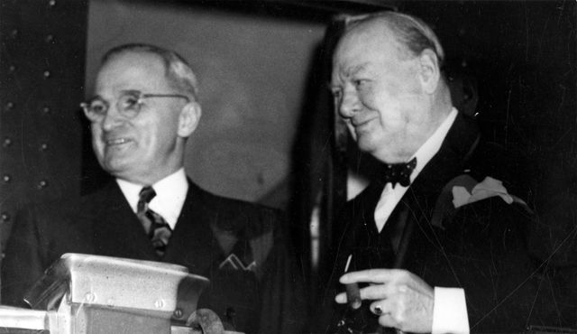 Президент США Гарри Трумэн и Уинстон Черчилль. 1946
