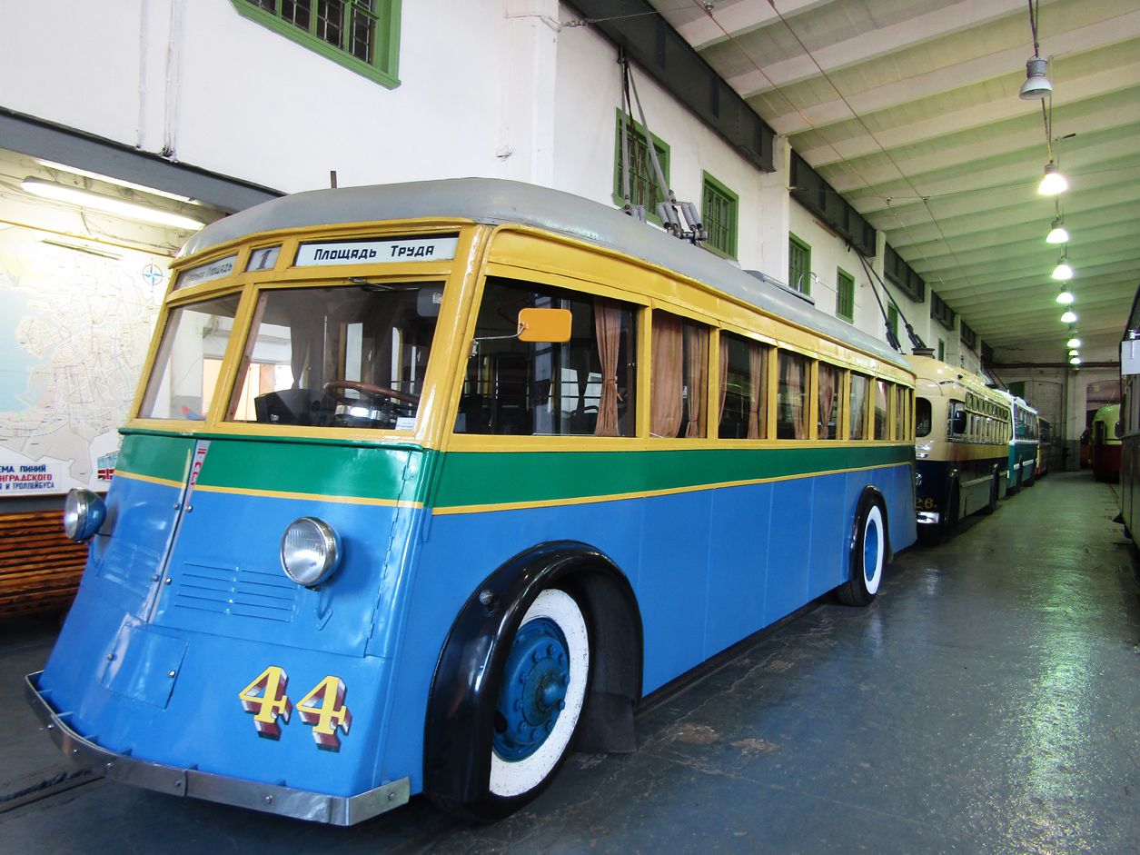 Троллейбус ЯТБ-1