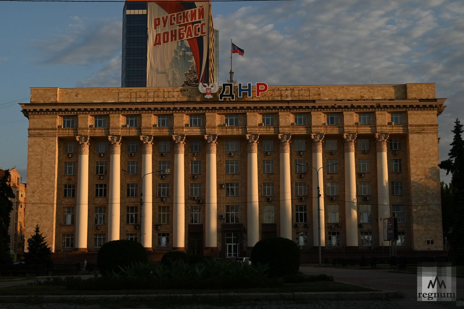 Здание народного совета в Донецке