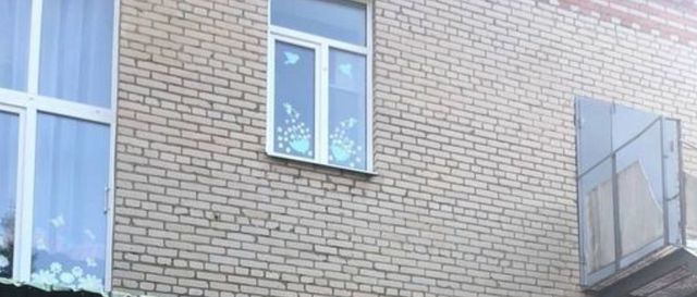 В калужском Белоусове 4-летняя девочка выпала из окна детсада