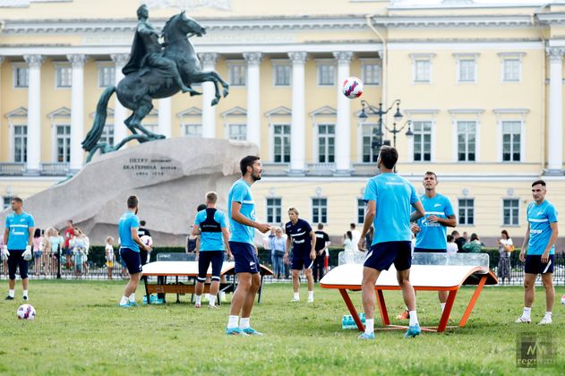 Открытая тренировка ФК «Зенит» на Сенатской площади