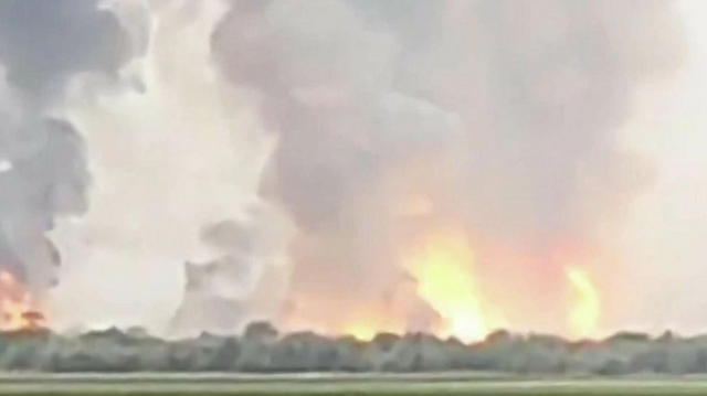 Взрывы на складе в Крыму
