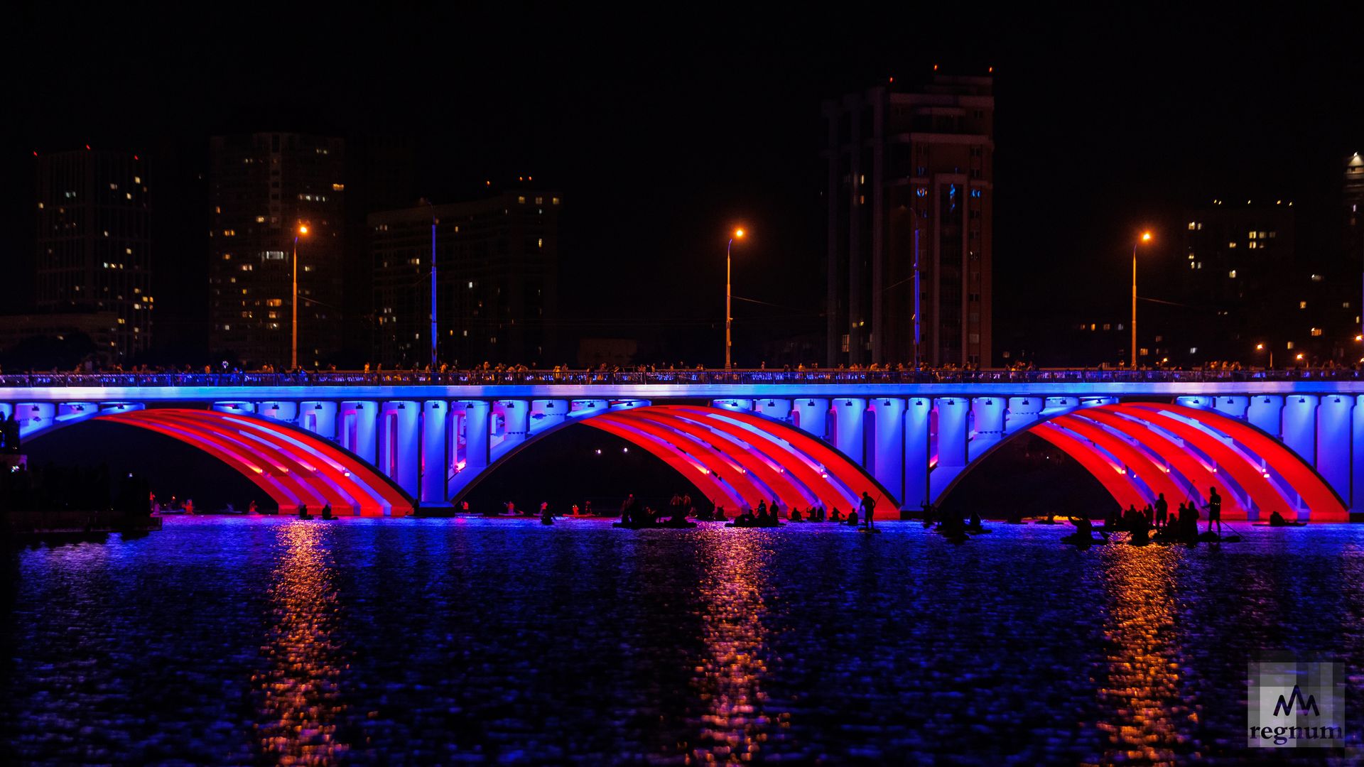Светящийся мост