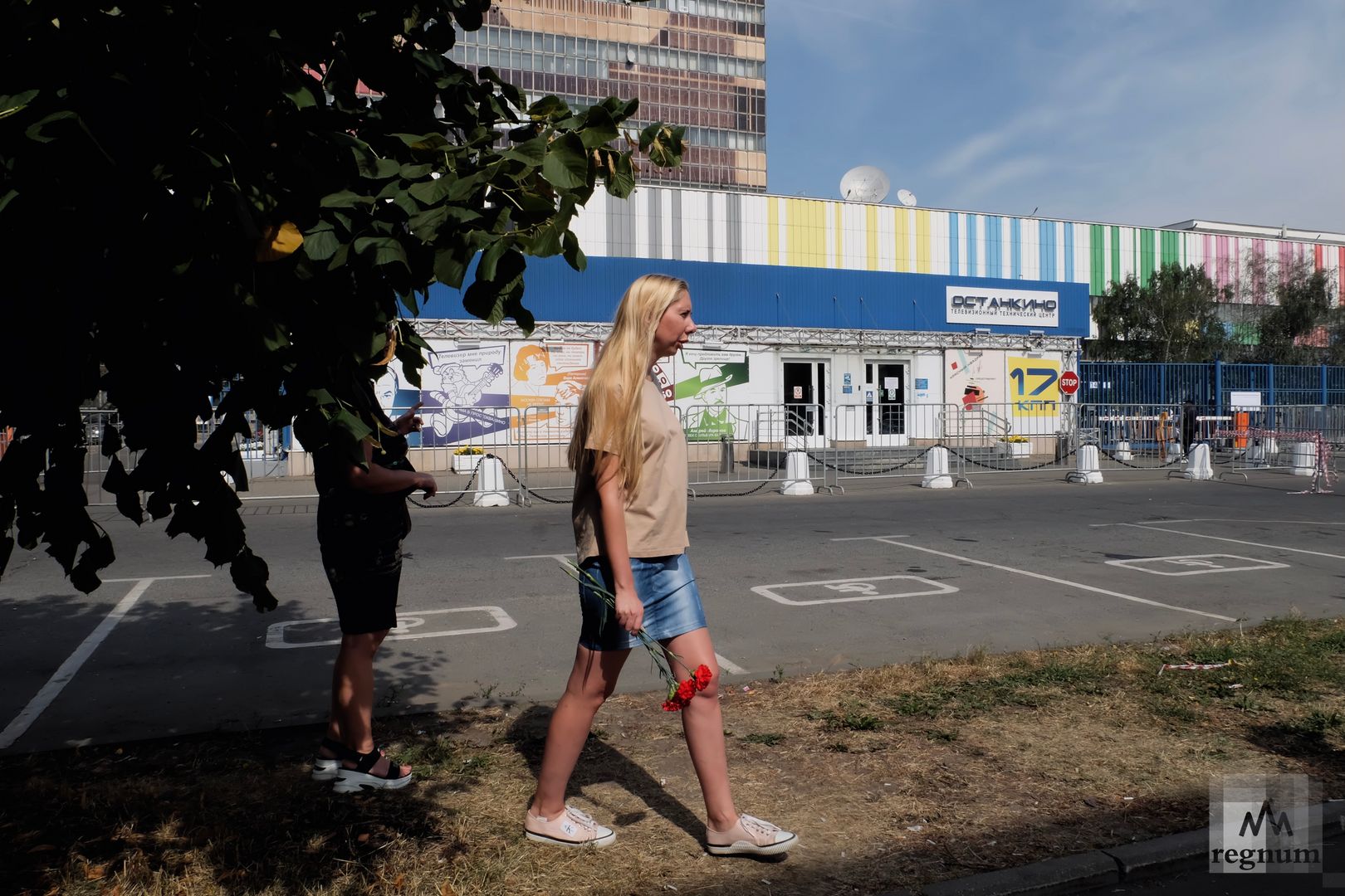 Прощание с Дарьей Дигуной у телецентра «Останкино»