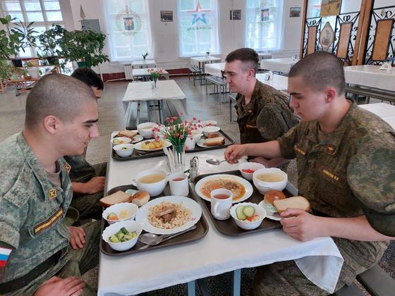 В псковских армейских частях прошел День русской кухни