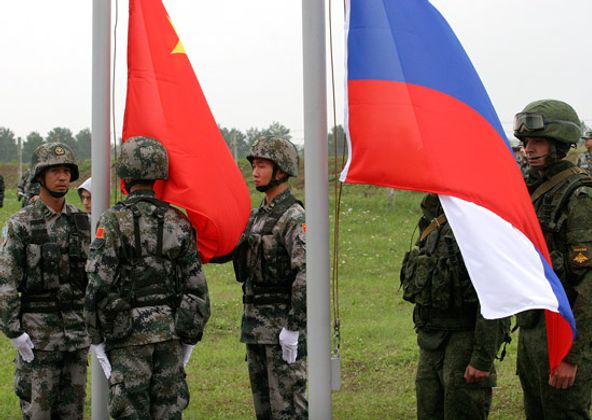 Военнослужащие Китая и России