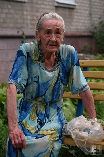 Жительница Лисичанска после времени, проведенного в подвале