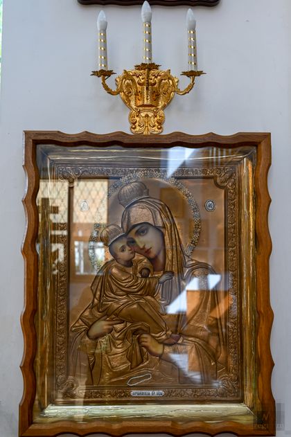 Почаевская икона Пресвятой Богородицы