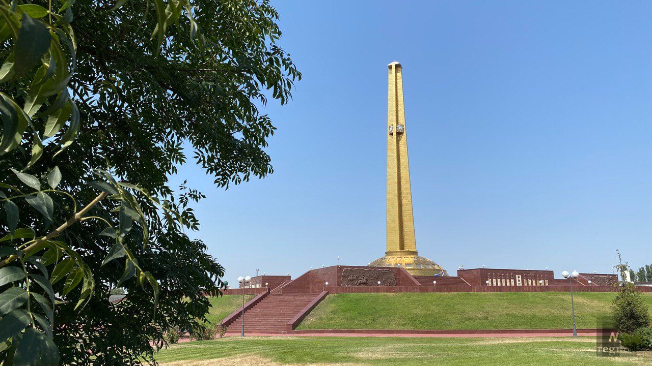 Монумент Победы в Великой Отечественной войне в алее Славы в Грозном