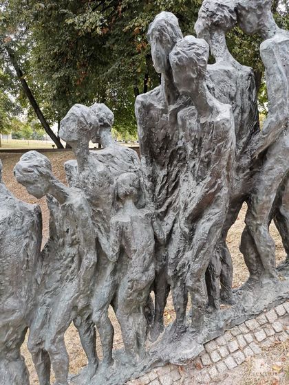 Мемориал жертвам холокоста «Яма»