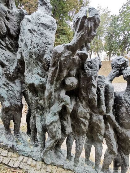 Мемориал жертвам холокоста «Яма»