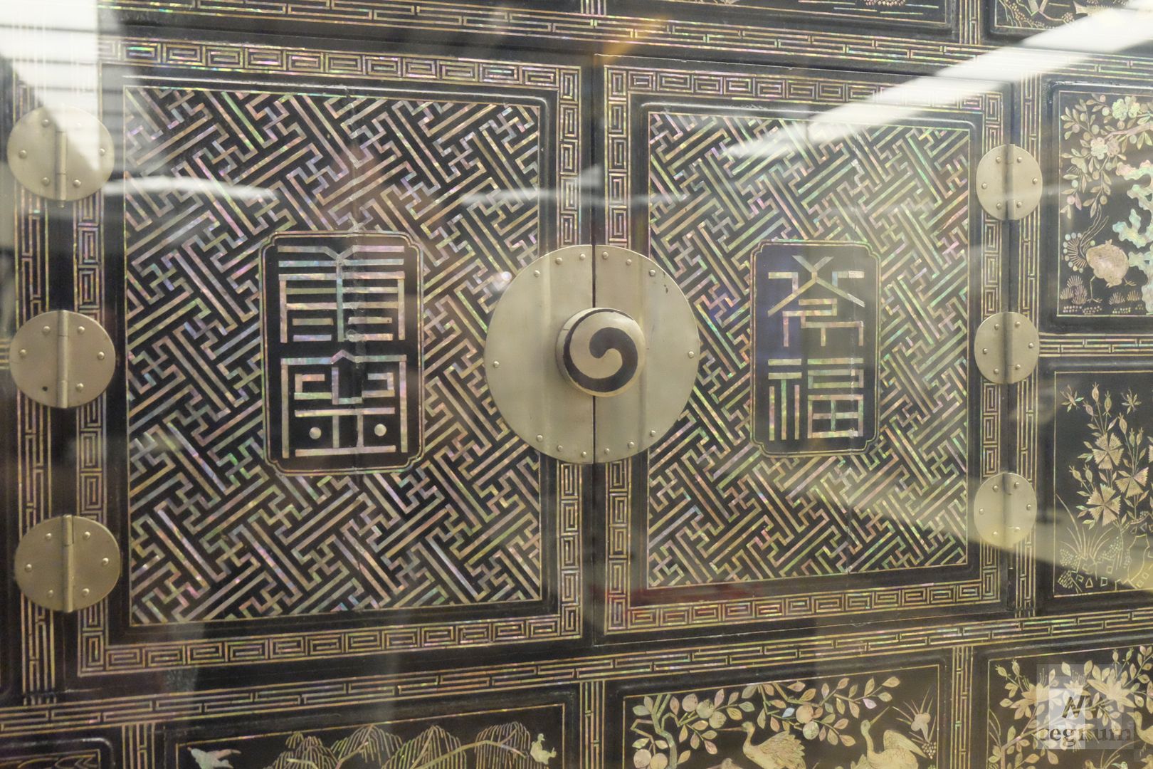 Экспонаты в зале Кореи в Музее Востока