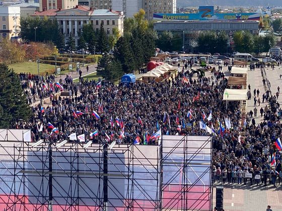 Концерт в честь референдумов на Донбассе. Улан-Удэ, Бурятия